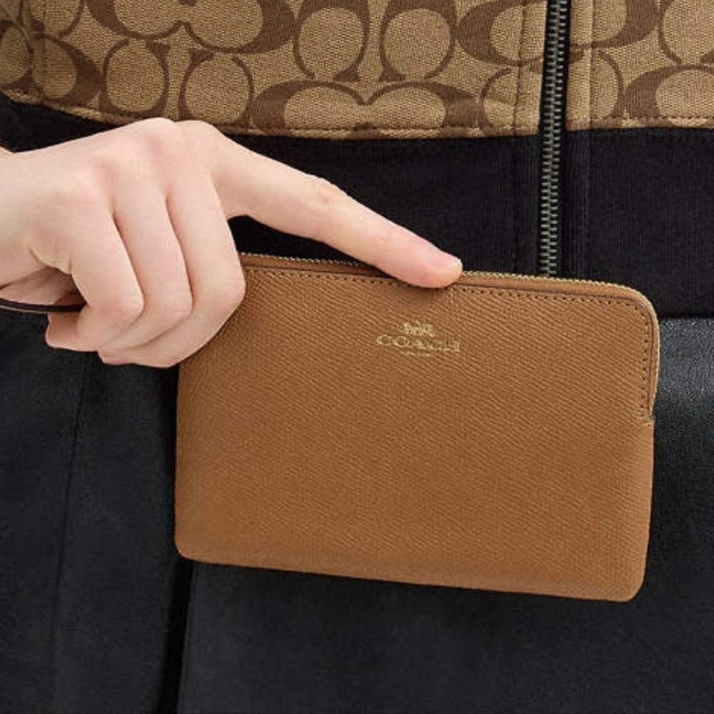 Coach Corner Zip Chocolate Leather Wristlet - Picture 10 of 10